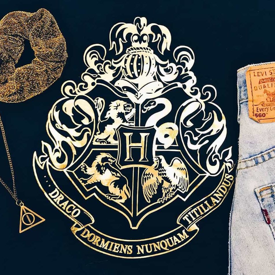 Hogwarts T-Shirt Hogwarts T-Shirt