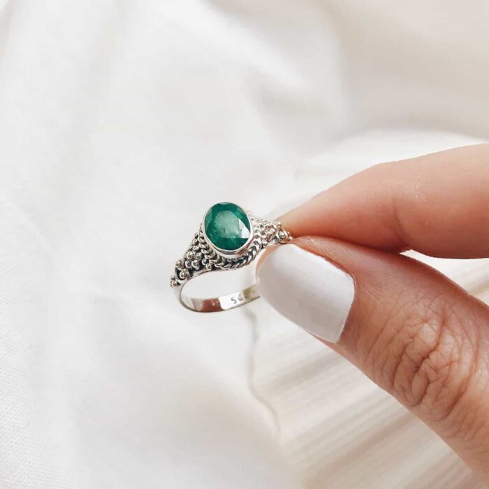 Sterling Silver Green Gemstone Ring - Image 2