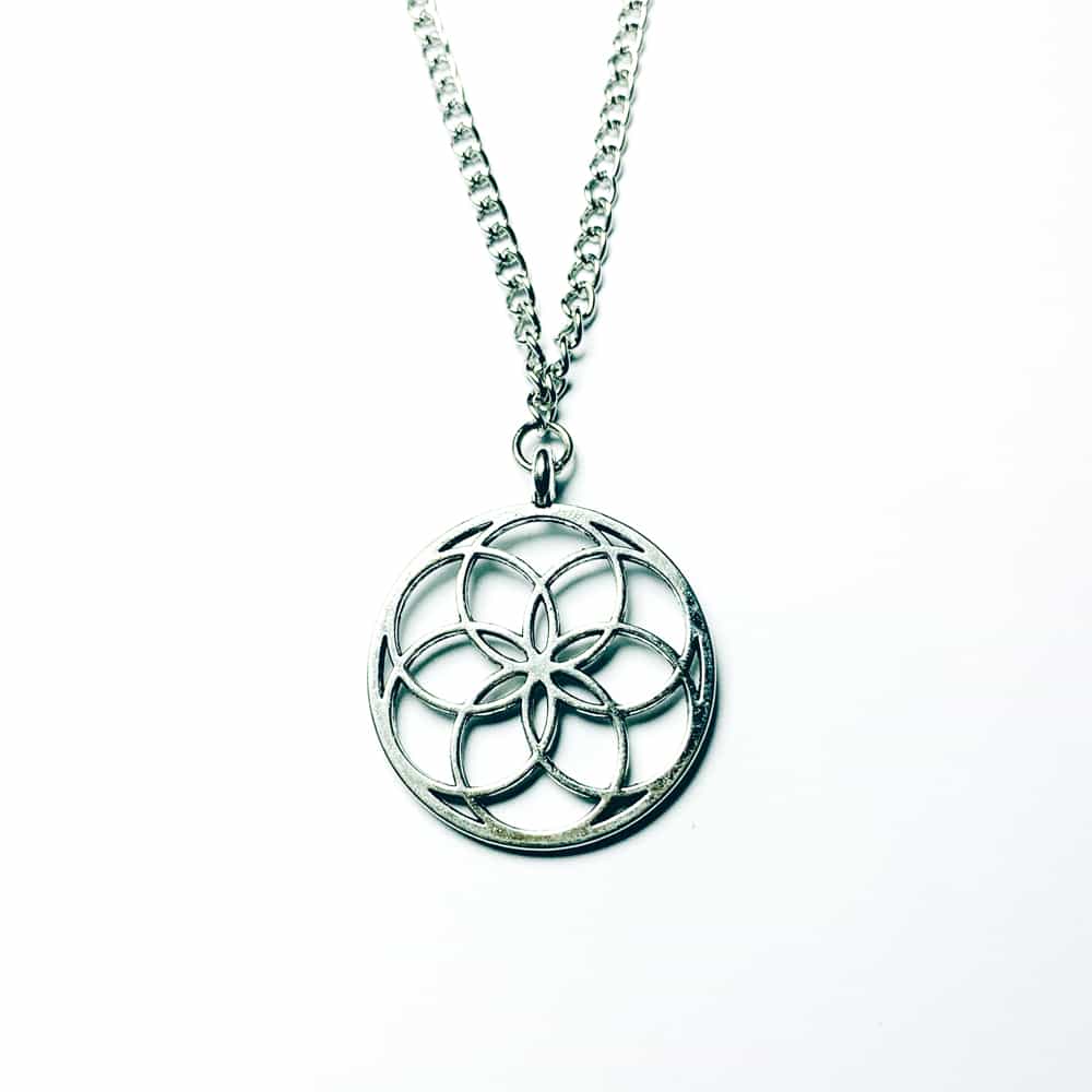 floral circle Floral Circle Necklace - Image 1