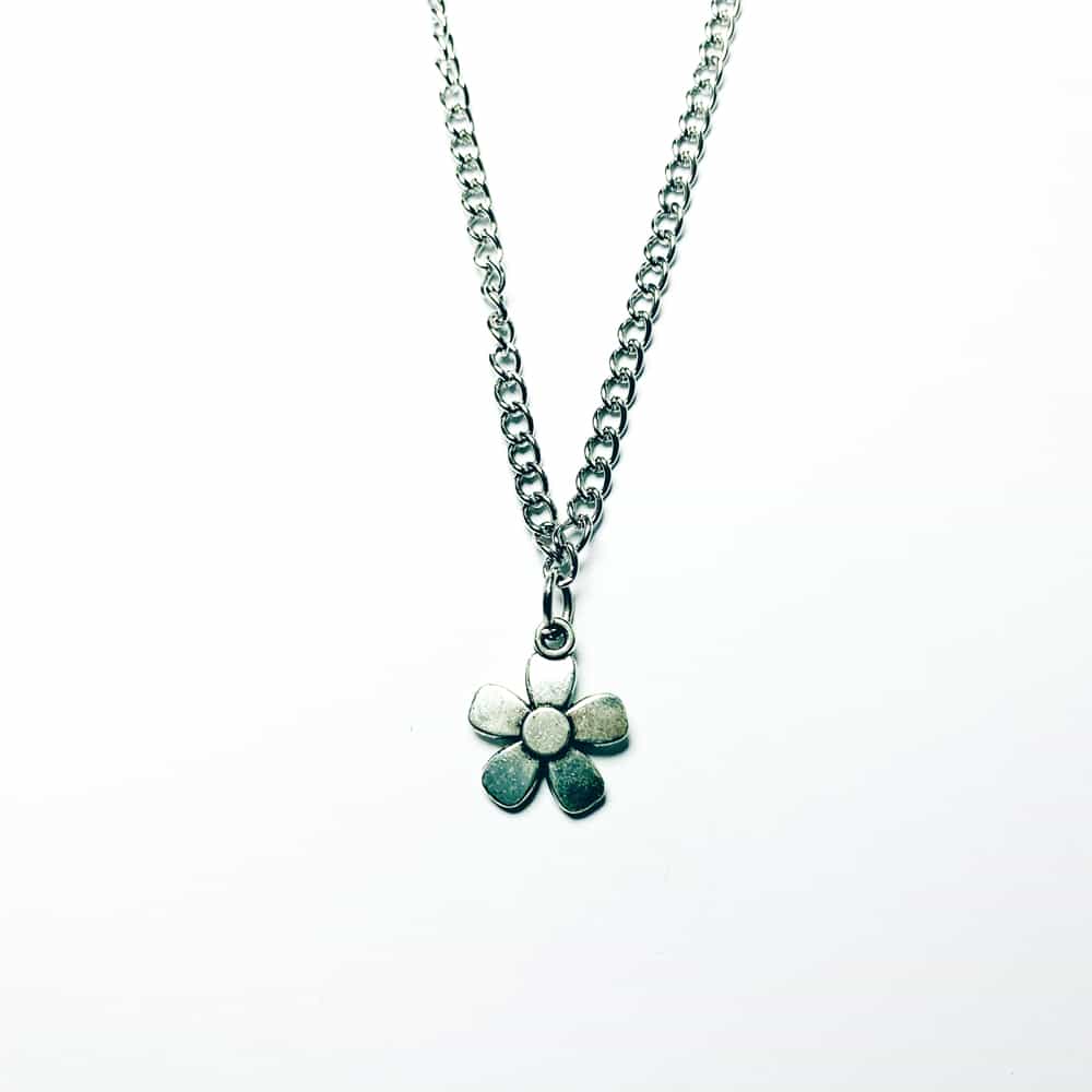 tiny daisy Tiny Daisy Necklace - Image 1