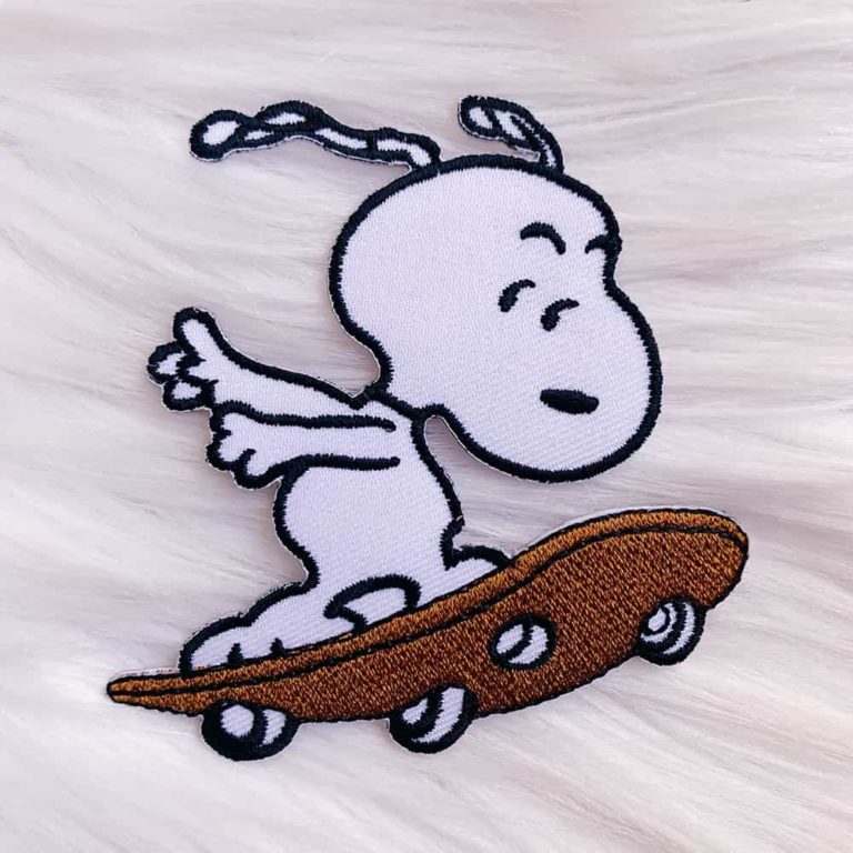 Patch Thermocollant Snoopy Sur Skateboard - Peanuts - Neuf - Fabriqué Aux USA