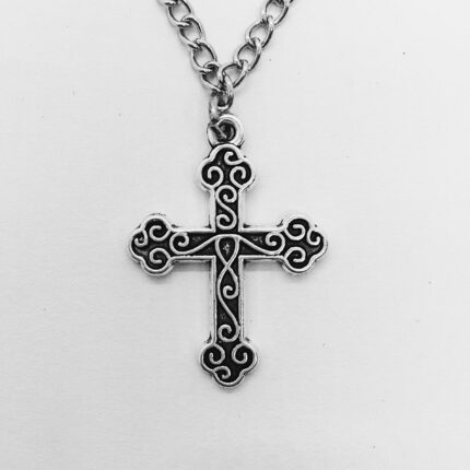Detailed Cross Necklace