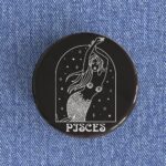 Pisces Woman Badge/Magnet