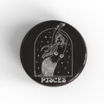 Pisces Woman Badge/Magnet