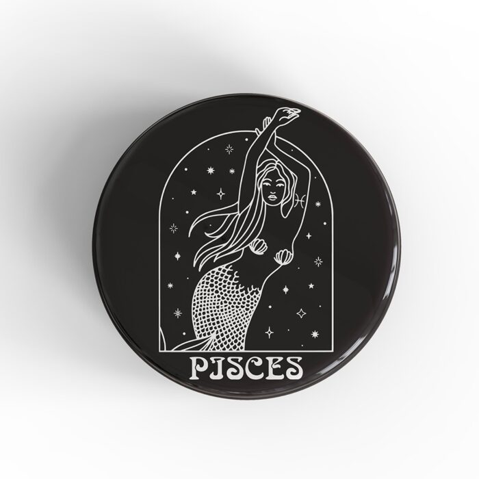 Pisces Woman Badge/Magnet