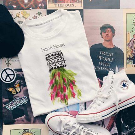 Harry's house Flowers T-Shirt