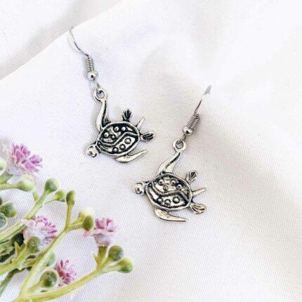 Detailed Turtle Earrings