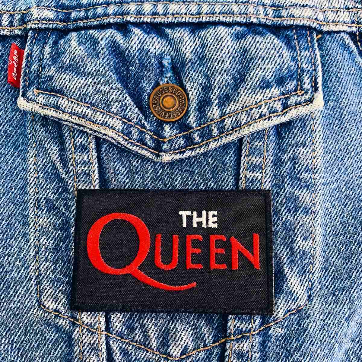 Patch Brodé Blason Queen (Reine) - 100 X 100 Mm, Polyester, Bord Surjeté - Licence Officielle, à Coudre